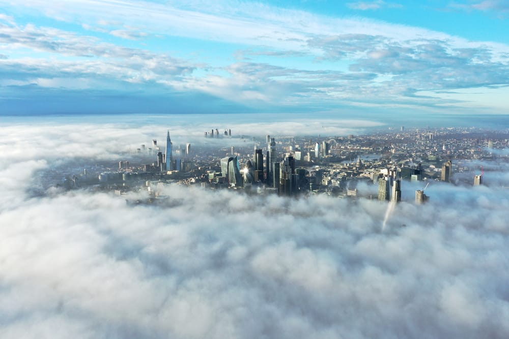 Londra misteriosa e sconosciuta, svelata con il drone. Viste fantastiche. Video