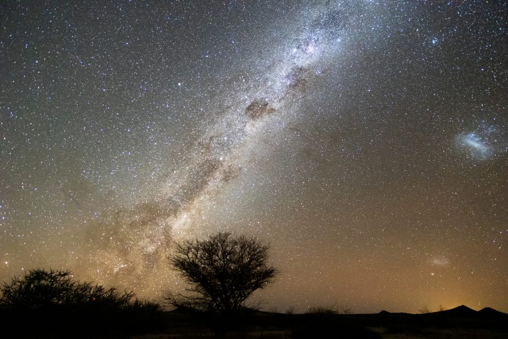 Un disco di gas caldo circonda la Via Lattea