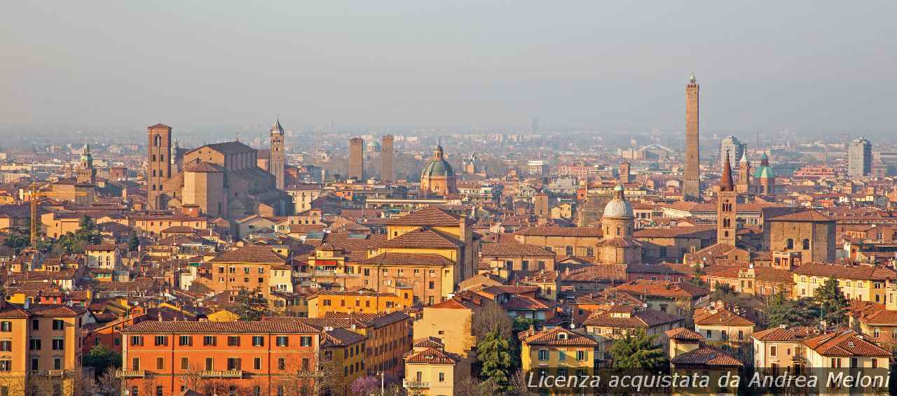 Meteo Bologna: nubi sparse oggi, poi sole e temperature in aumento
