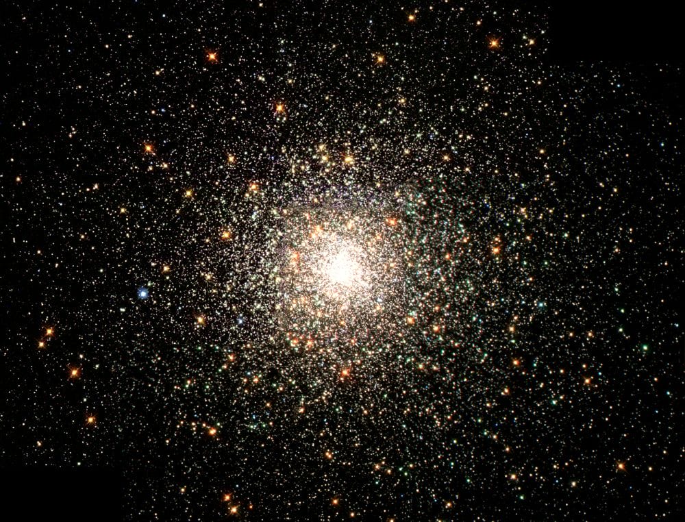 Scoperto segnalo radio inedito: arriva dal centro di un ammasso globulare