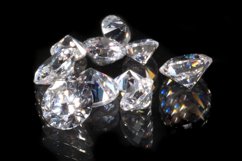 Pioggia di diamanti sui pianeti ghiacciati: svelare i misteri del campo magnetico