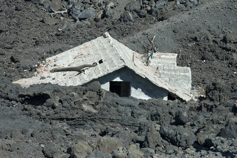 Forte frana colpisce Yunnan, seppellendo 47 persone in due villaggi con temperature gelide, Cina