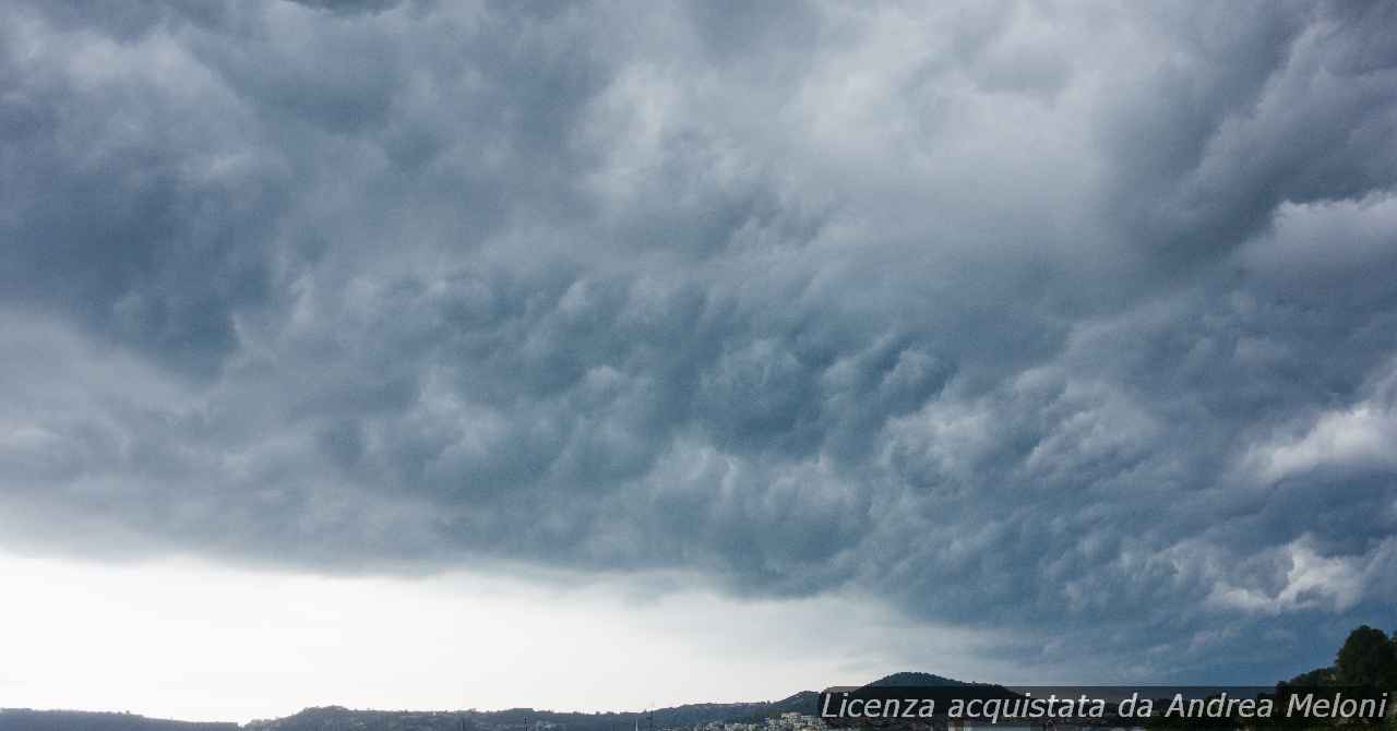 Previsioni meteo Napoli: nuvolosità e pioggia in arrivo, vento forte in agguato 44 Previsioni meteo Napoli: nuvolosità e pioggia in arrivo, vento forte in agguato