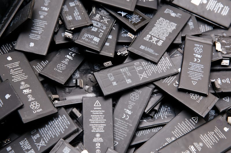 Nuove batterie al litio durano di più e si ricaricano in meno di 5 minuti