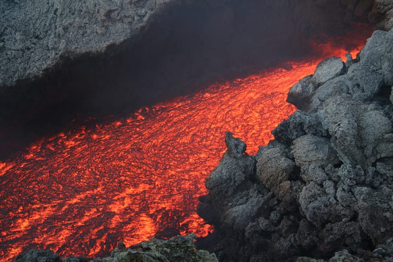 Volume di magma sotto Svartsengi vicino alla soglia di eruzione, Islanda
