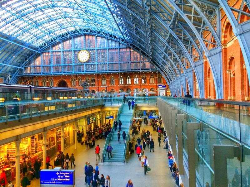 Stazioni ferroviarie più uniche al mondo per il viaggiatore curioso