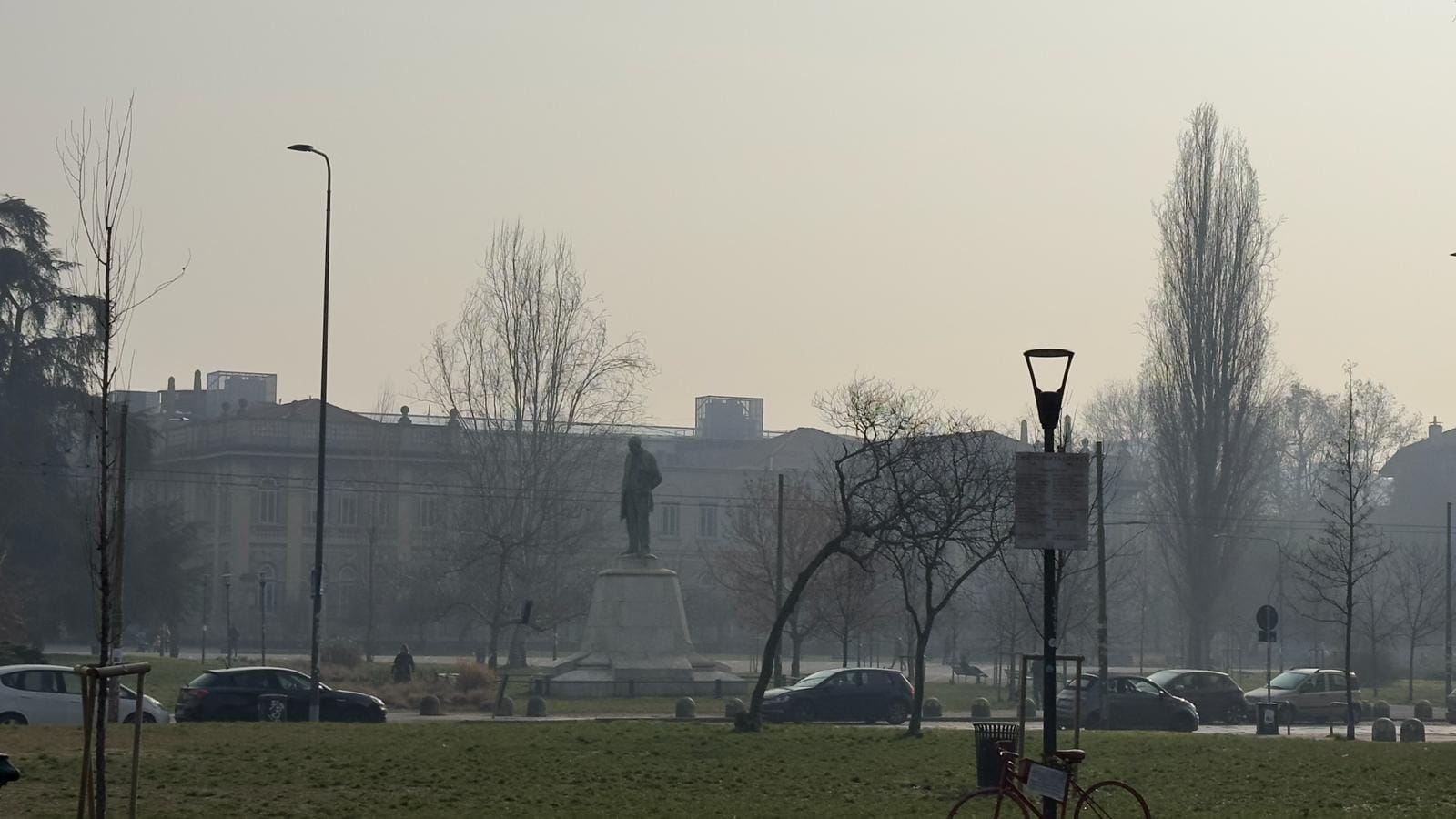 Milano, di nuovo inquinamento alle stelle: polemica sulla classifica. Dati Live, di nuovo 4 tra le più inquinate