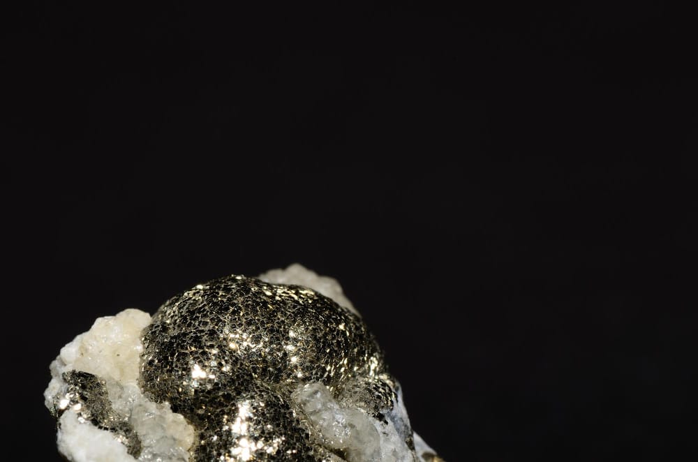Scoperta in Calabria una micrometeorite proibita