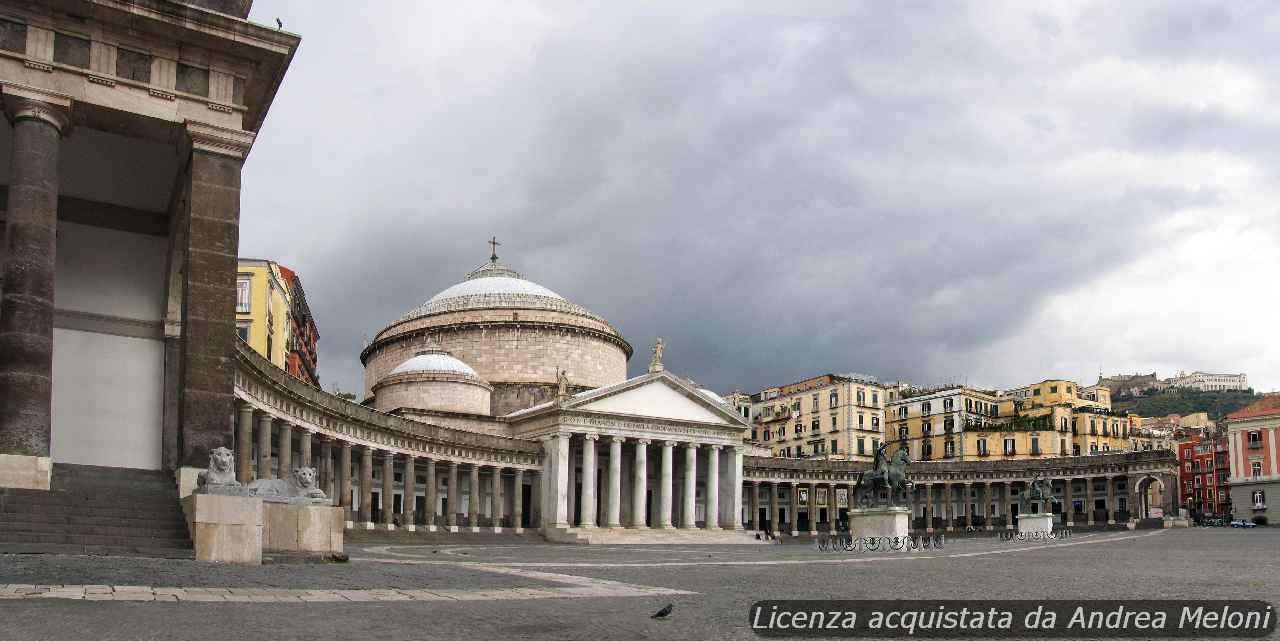 Meteo Napoli: oggi nuvoloso con rovesci e vento, domani pioggia e vento
