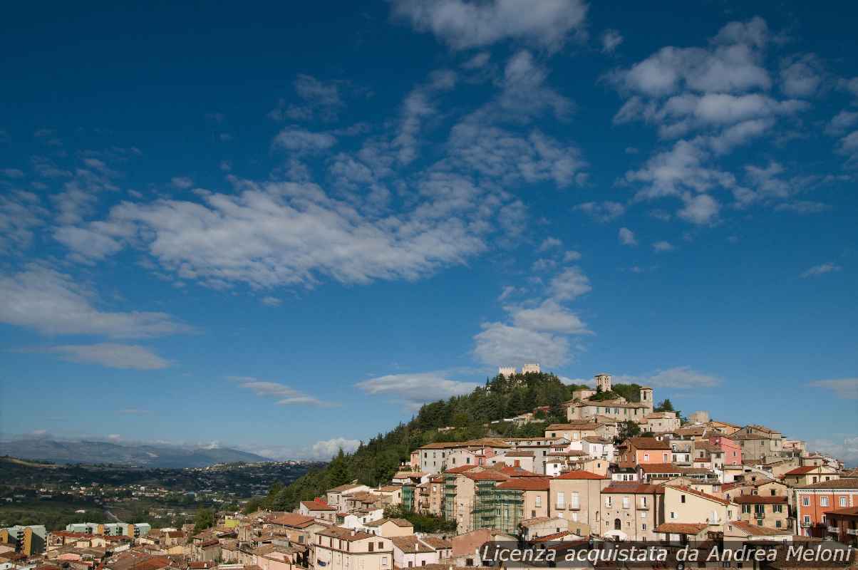 Previsione meteo Campobasso: nubi sparse e piovaschi, vento forte in arrivo