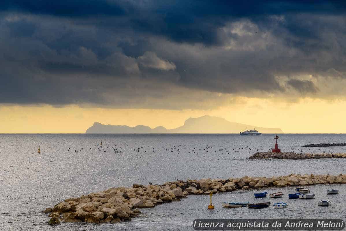 Previsione meteo Napoli: nubi sparse oggi, poi schiarite in arrivo