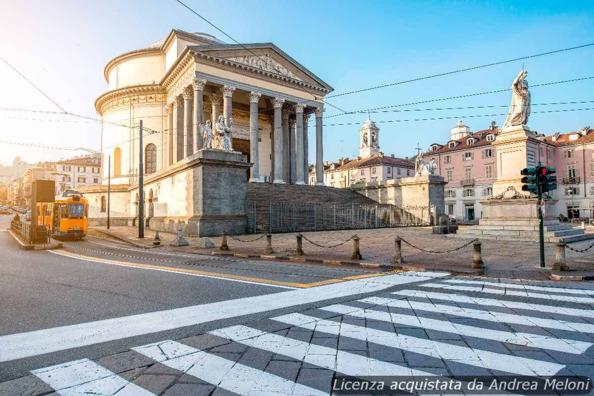 Previsione meteo Torino: nubi sparse domani, poi schiarite in arrivo