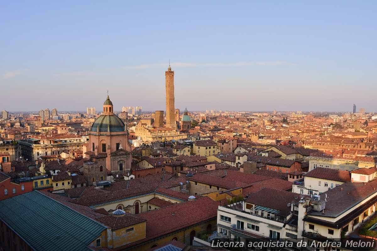 Previsione meteo Bologna: oggi nuvoloso, poi nubi sparse in arrivo