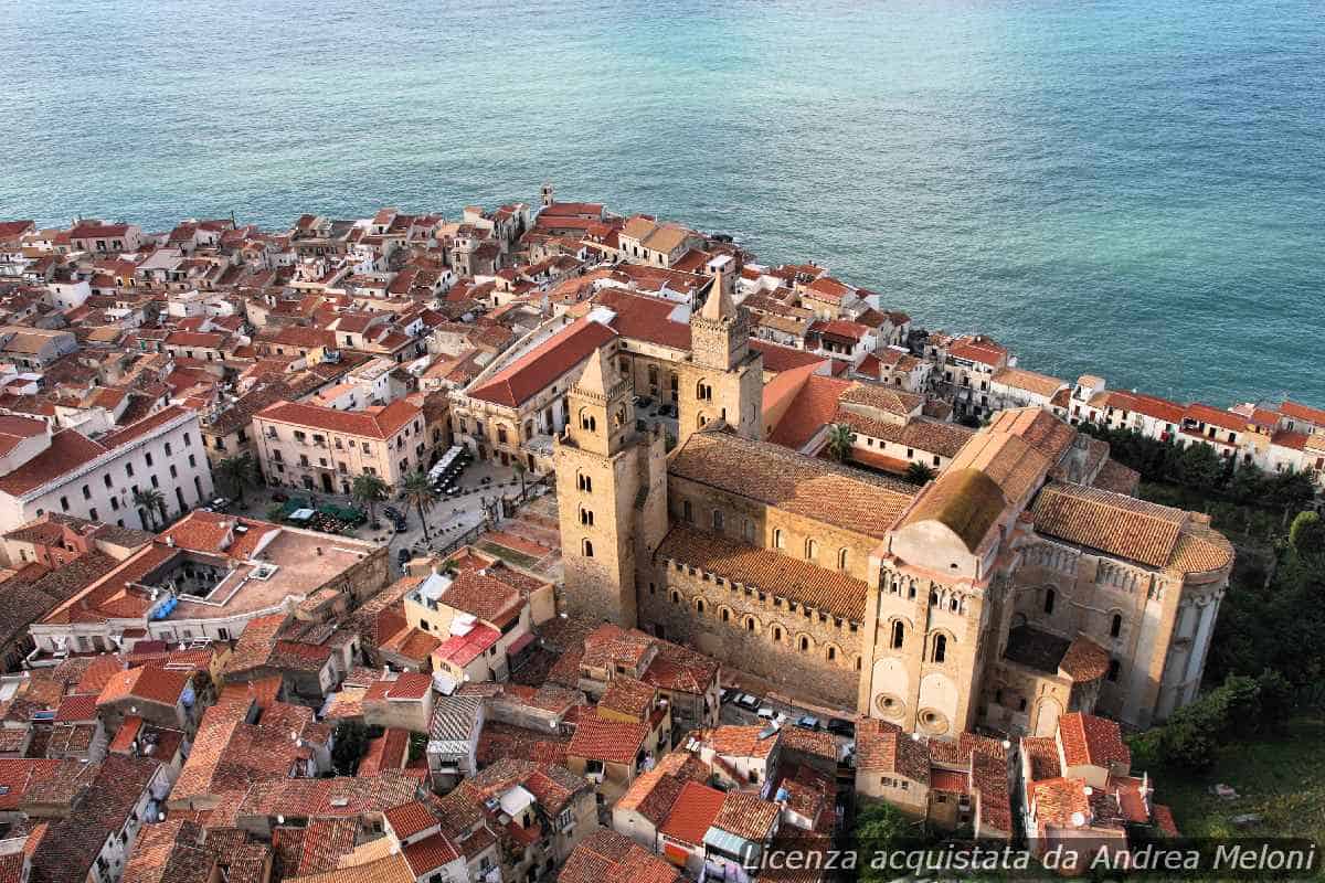Meteo Palermo: Domani Nuvoloso, Poi Nubi Sparse con Piovaschi, Molto Ventoso a Tratti
