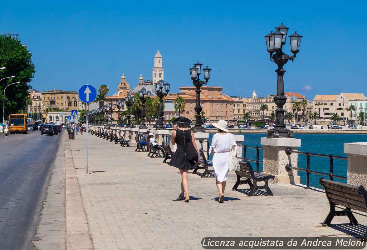Meteo Bari oggi quasi sereno, poi molto nuvoloso con piovaschi, ventoso