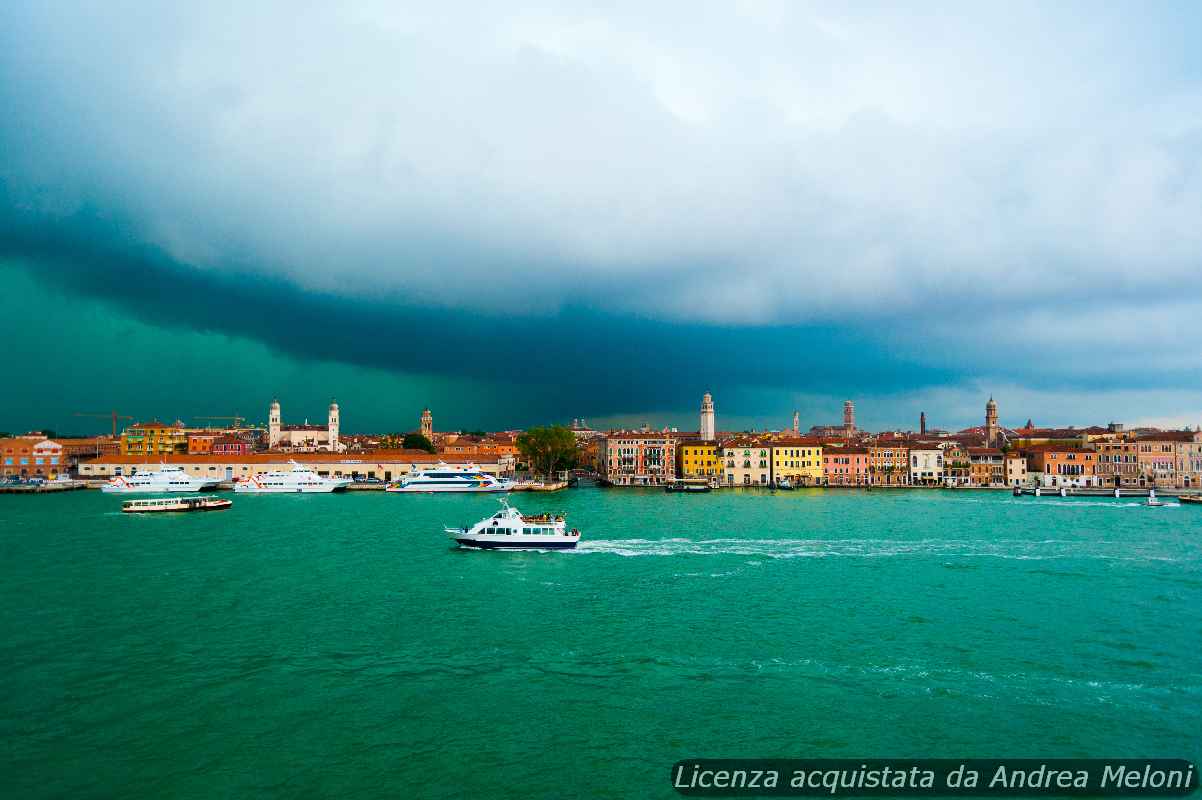 Meteo Venezia: domani nuvole e pioviggine, vento in arrivo