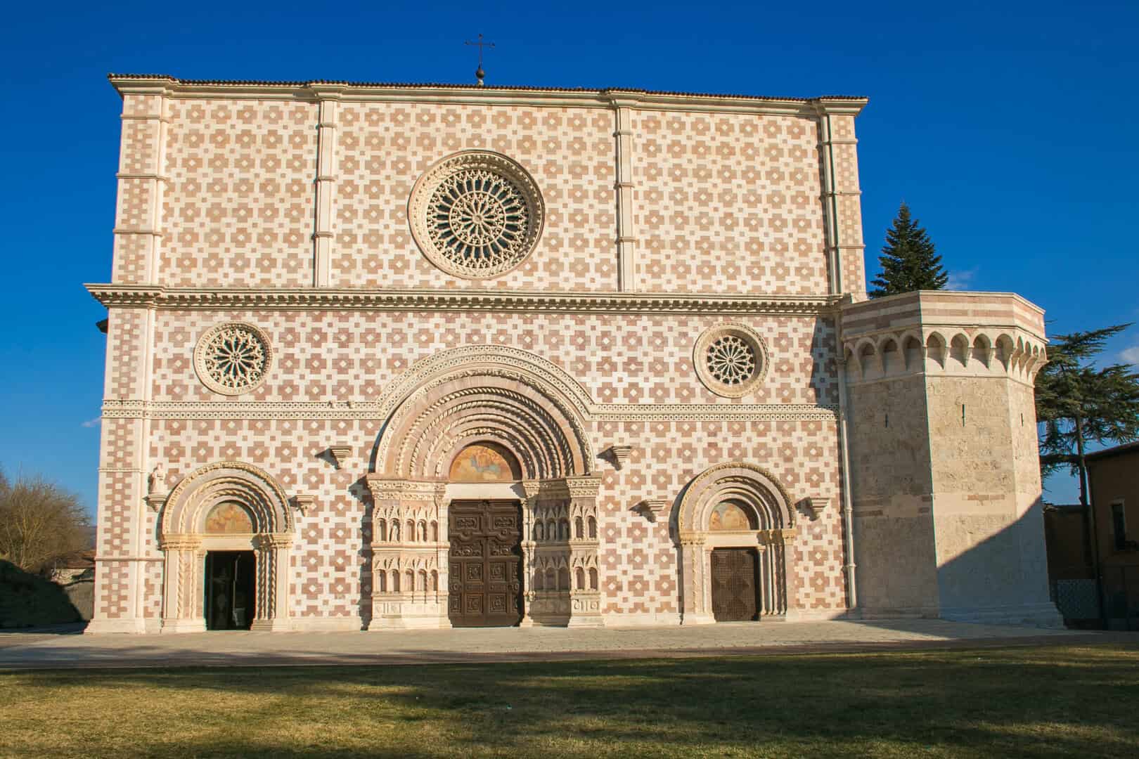 aquila basilica scaled