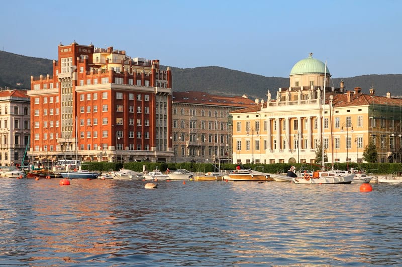 Esplorazione culturale di Trieste: un’analisi dettagliata di un long weekend nella città di confine