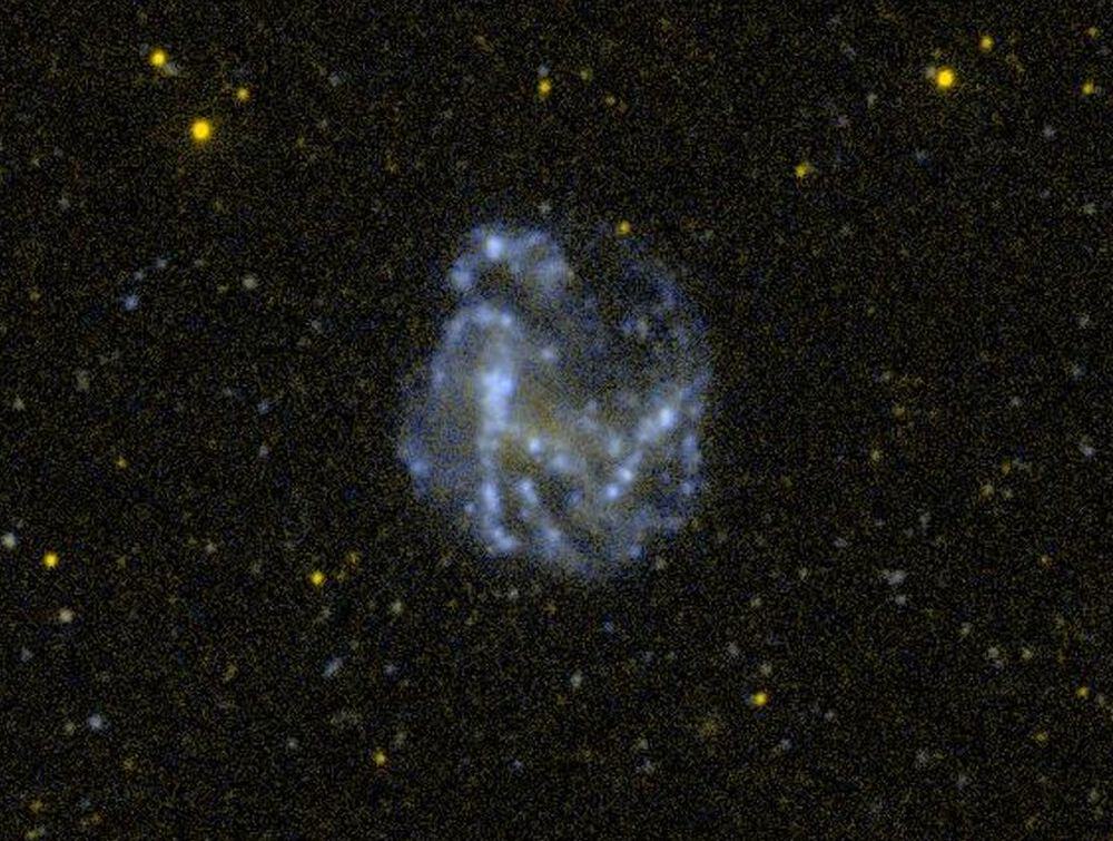 Anomalie astrofisiche: il curioso caso della galassia ragno