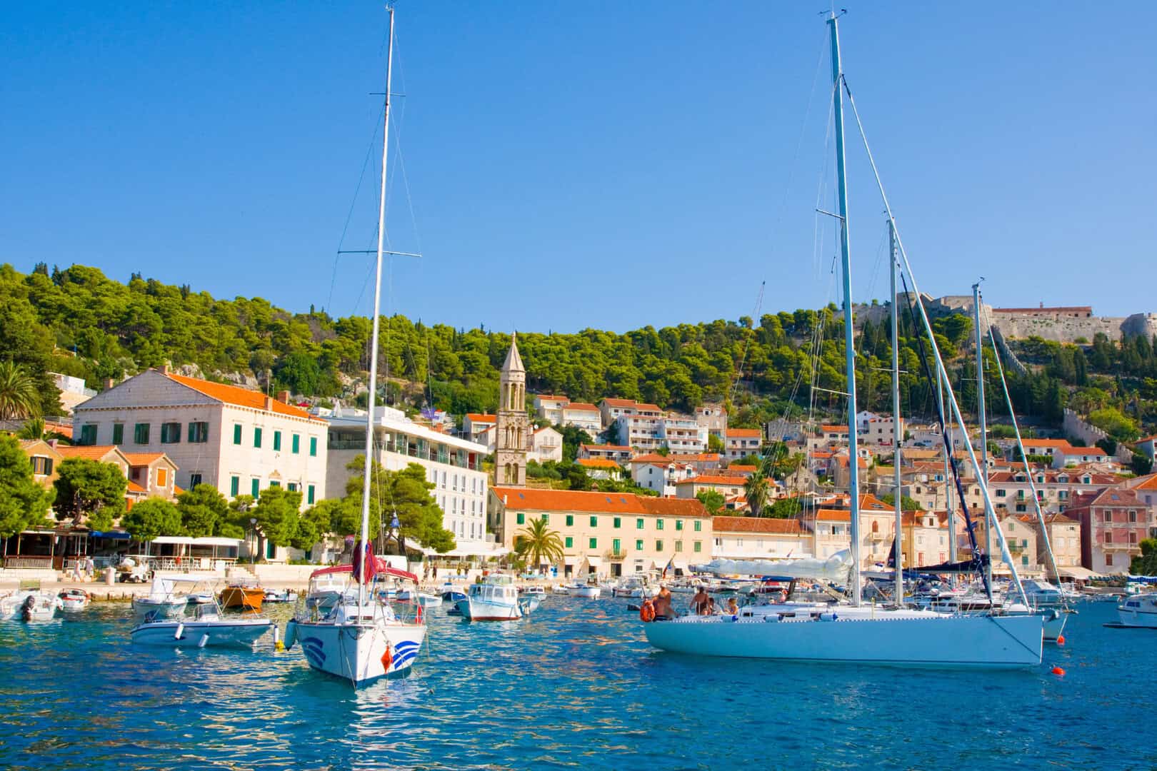 L’isola di Hvar, Croazia: sole, mare e storia