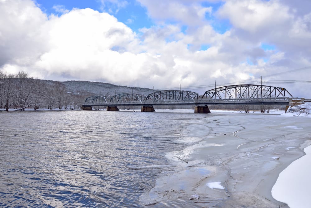 Tempesta sul Canada orientale: pioggia intensa e venti di burrasca, poi gelo improvviso