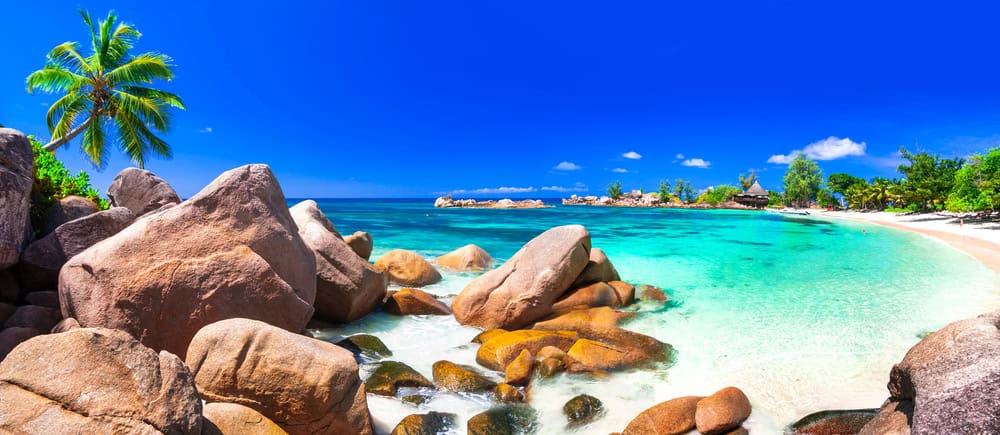Praslin, Seychelles: un viaggio dalla magica Vallée de Mai alle incantevoli spiagge
