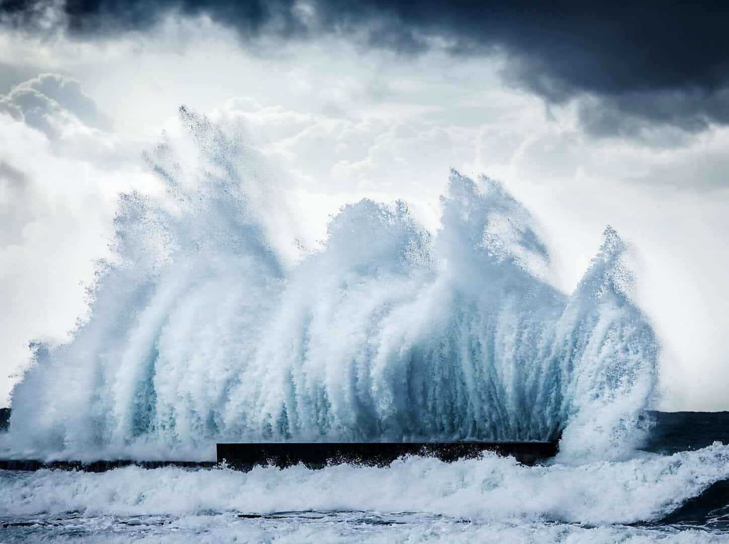 Maremoto devastante a Napoli, era il 25 novembre del 1343, cause di un fenomeno estremo