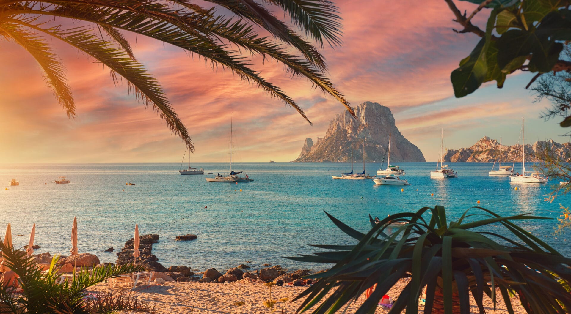 Ibiza: scopri la magia di spiagge incantevoli e tranquillità