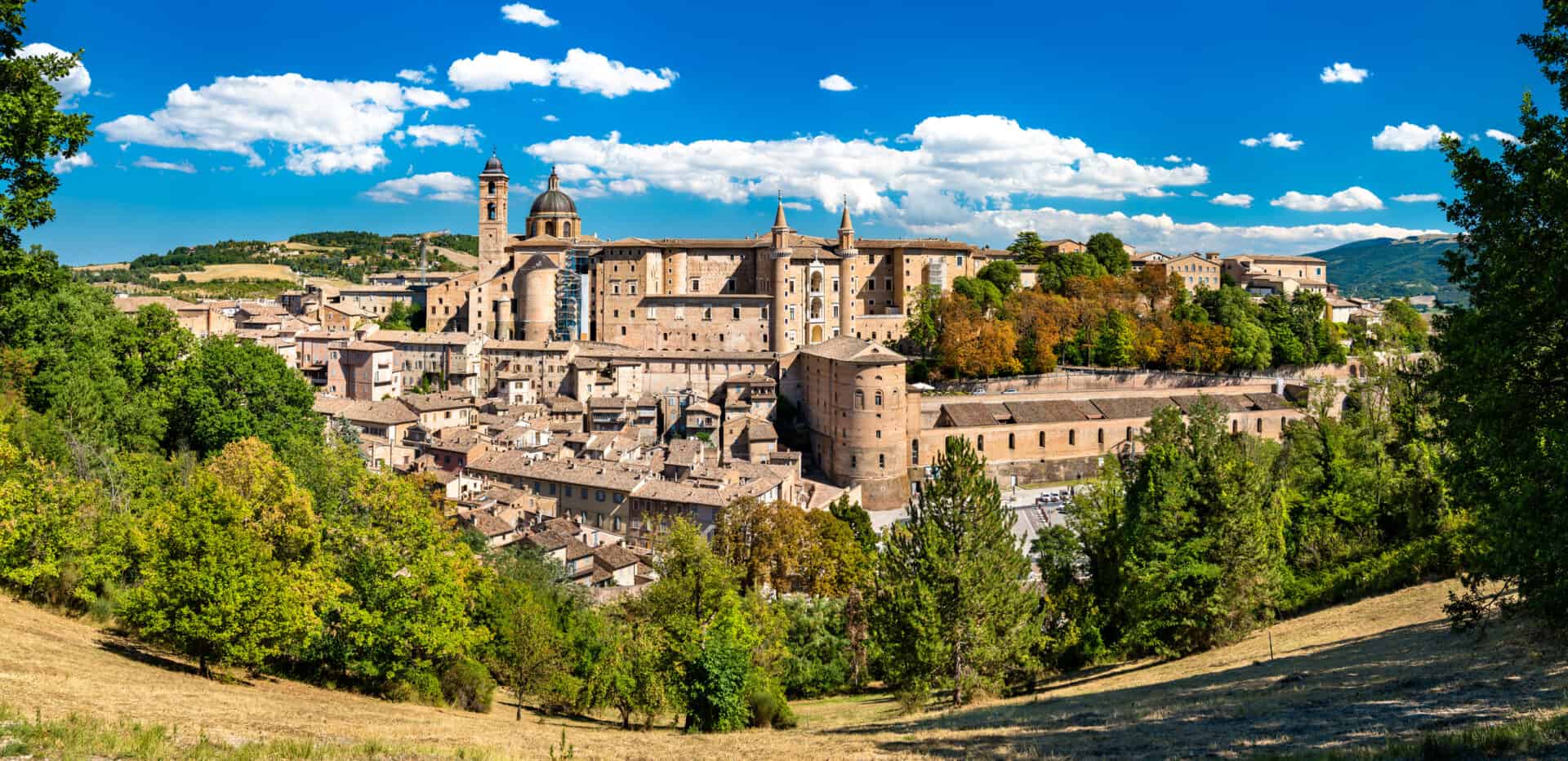Urbino, perla del Rinascimento: guida al perfetto weekend tra arte e architettura