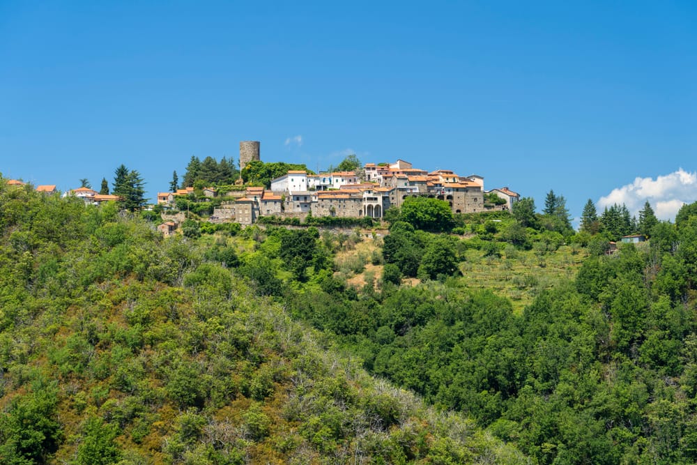 Tra Liguria e Toscana, l’antica terra di Lunigiana: tra borghi, castelli e natura