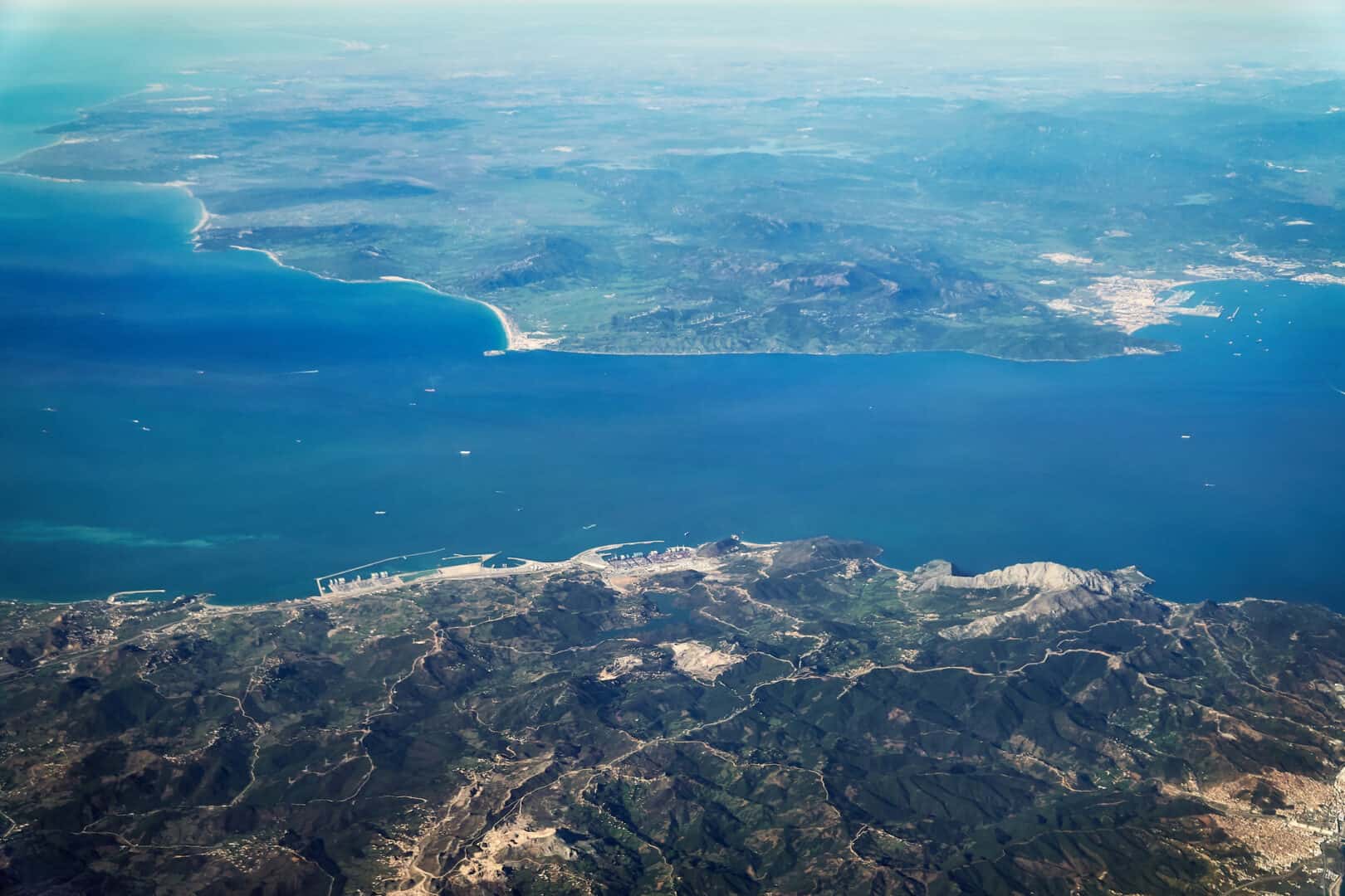 La zona‌ di subduzione di Gibilterra sta ⁣invadendo l’Atlantico