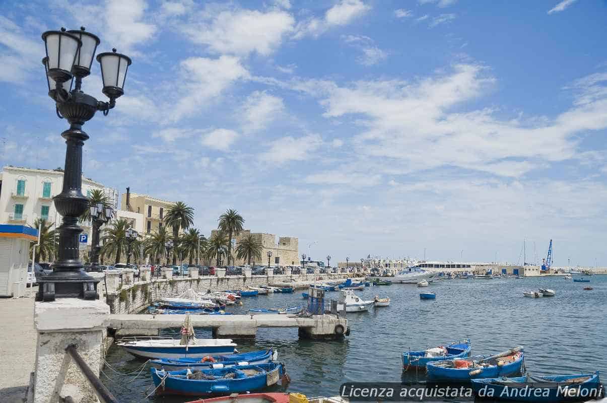 Meteo Bari: Domani venti forti con schiarite, migliora nel pomeriggio