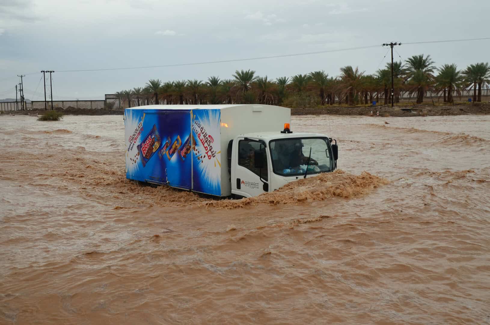 Alluvione in Oman travolge scuolabus uccidendo 10 bambini