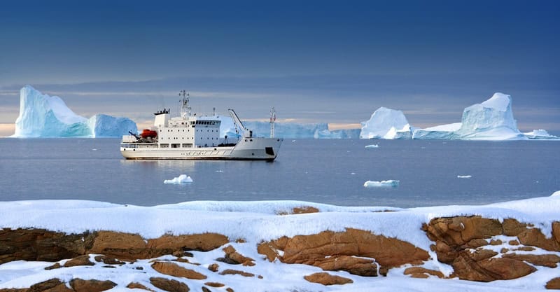 Esplorazione di Svalbard, Norvegia: habitat degli orsi polari e magia delle Aurore Boreali