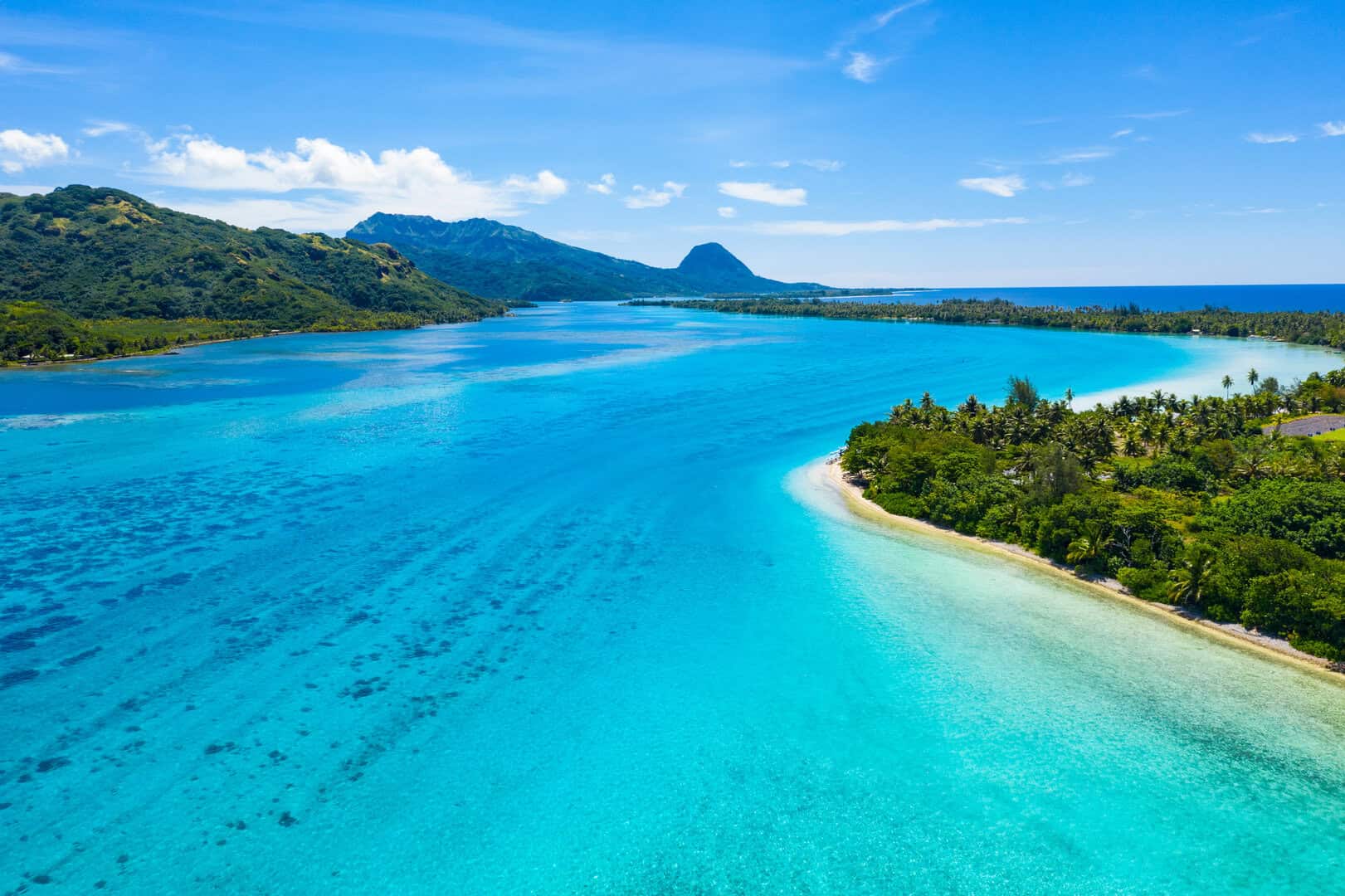 Huahine: i paesaggi verdissimi e le acque cristalline della Polinesia Francese