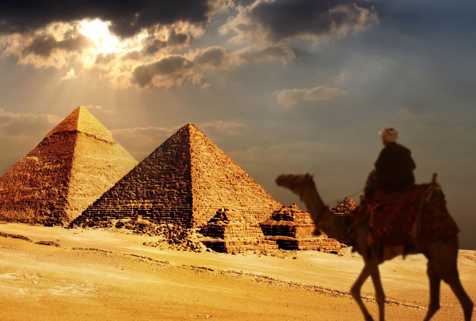 Il Cairo, Egitto: caotica, affascinante, tra passato glorioso e rapida modernizzazione