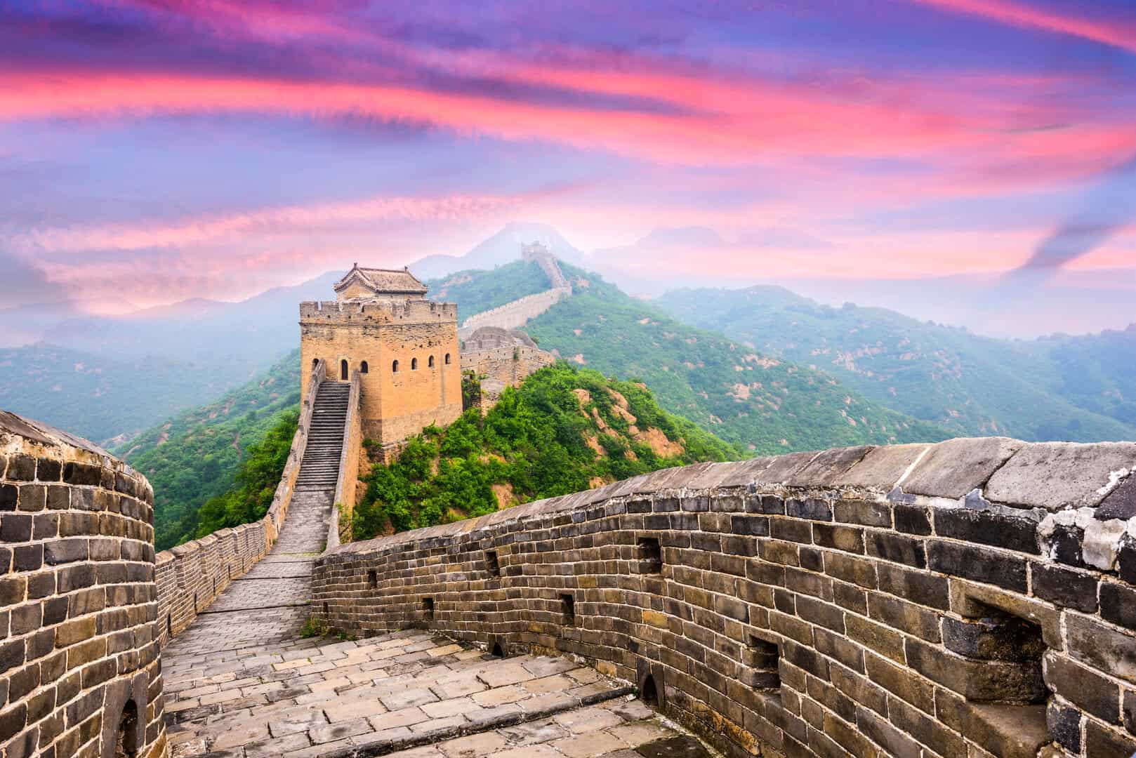 La Muraglia Cinese: una delle meraviglie architettoniche più affascinanti al mondo
