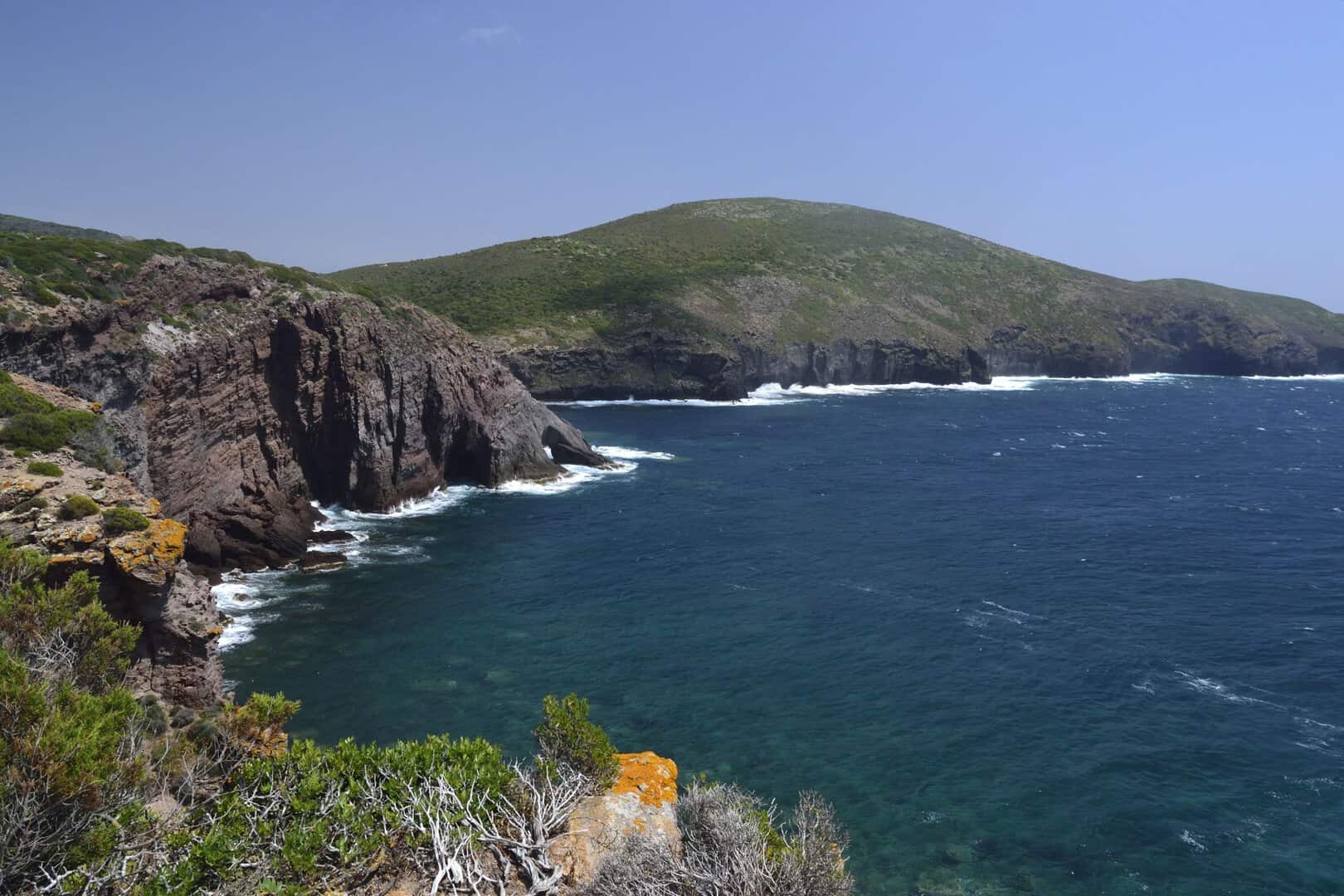 Sant’Antioco: un Viaggio tra storia fenicia, spiagge incantevoli e tradizioni autentiche