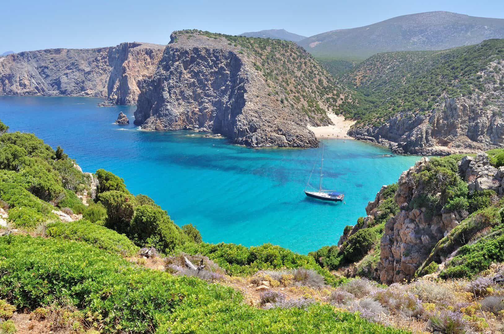 Sardegna: il gioiello italiano nel cuore del Mediterraneo