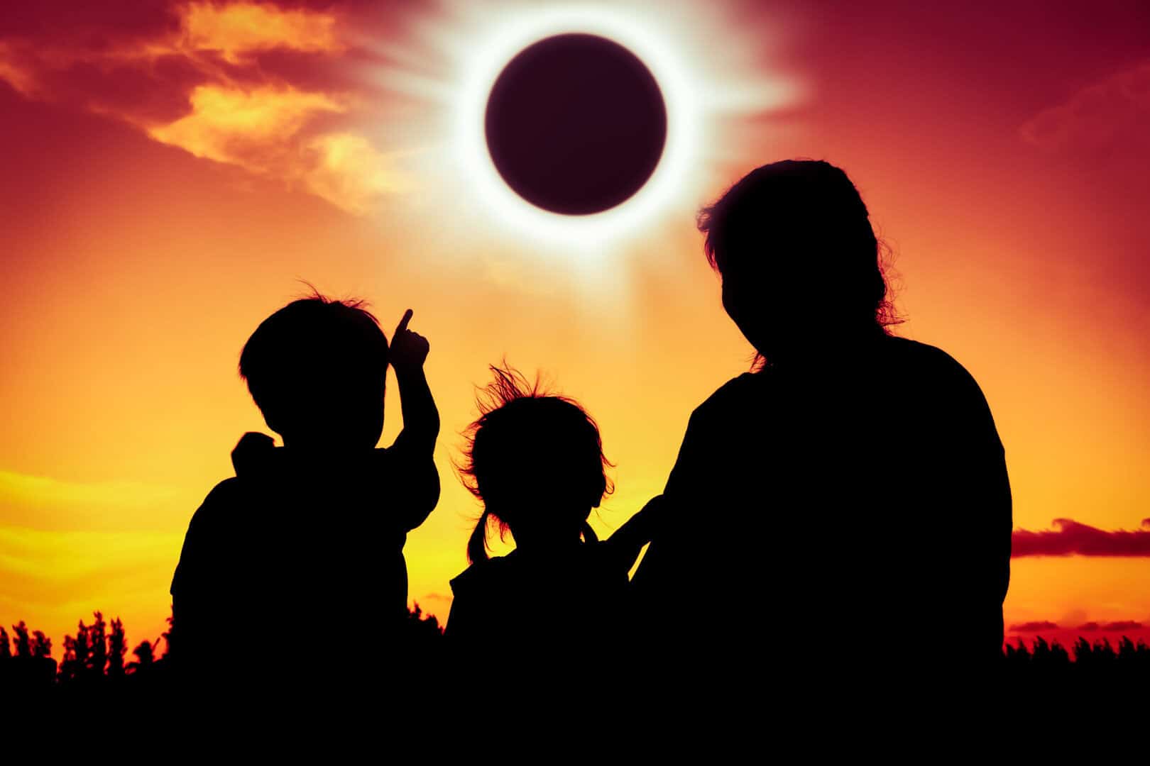 Quando il giorno diventa notte: i posti migliori per osservare l'Eclissi Totale di Sole
