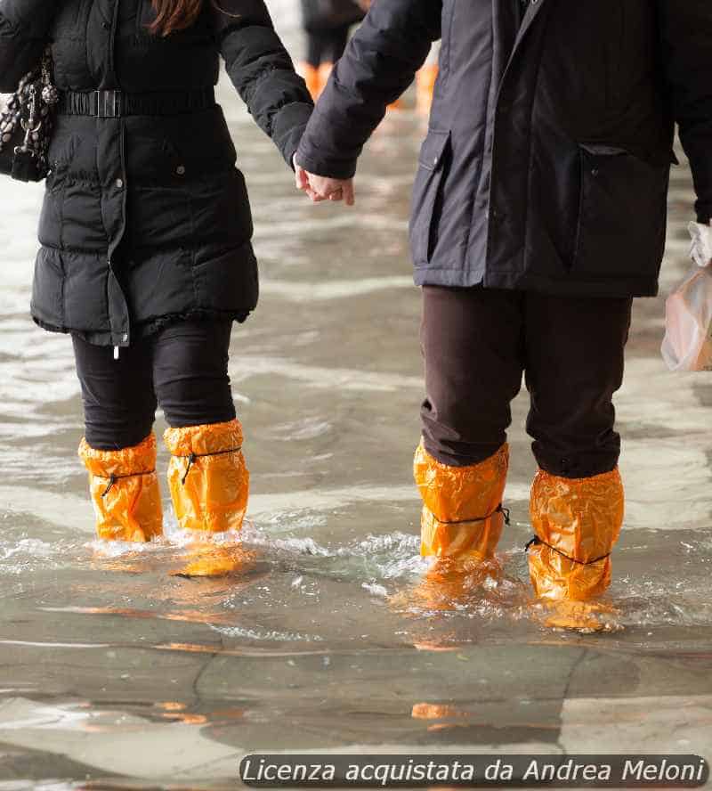 Meteo Venezia: Nubi Sparse Seguite da Pioggia e Vento