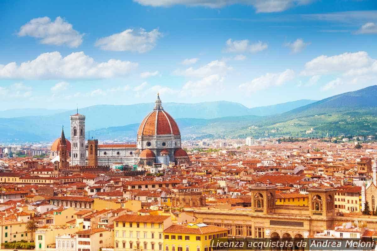 meteo-firenze:-nubi-sparse-oggi,-persistono-nei-giorni-successivi