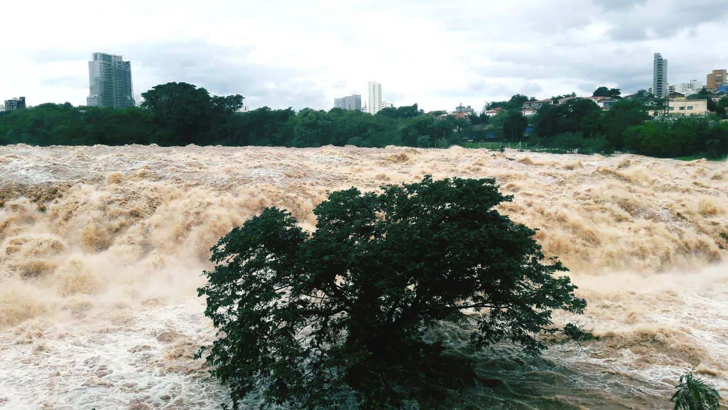 Porto Rico proclama lo stato di emergenza a seguito di gravi inondazioni e frane