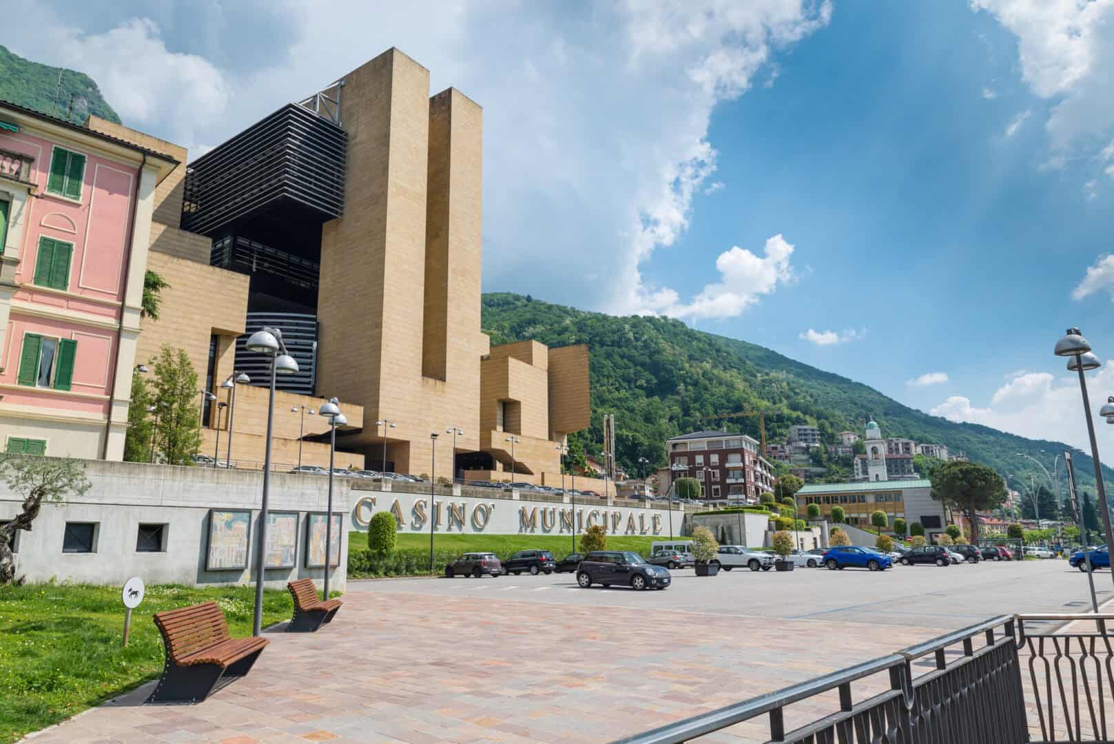 Campione d’Italia: un'angolo d'Italia in Svizzera... per svagarsi un po'