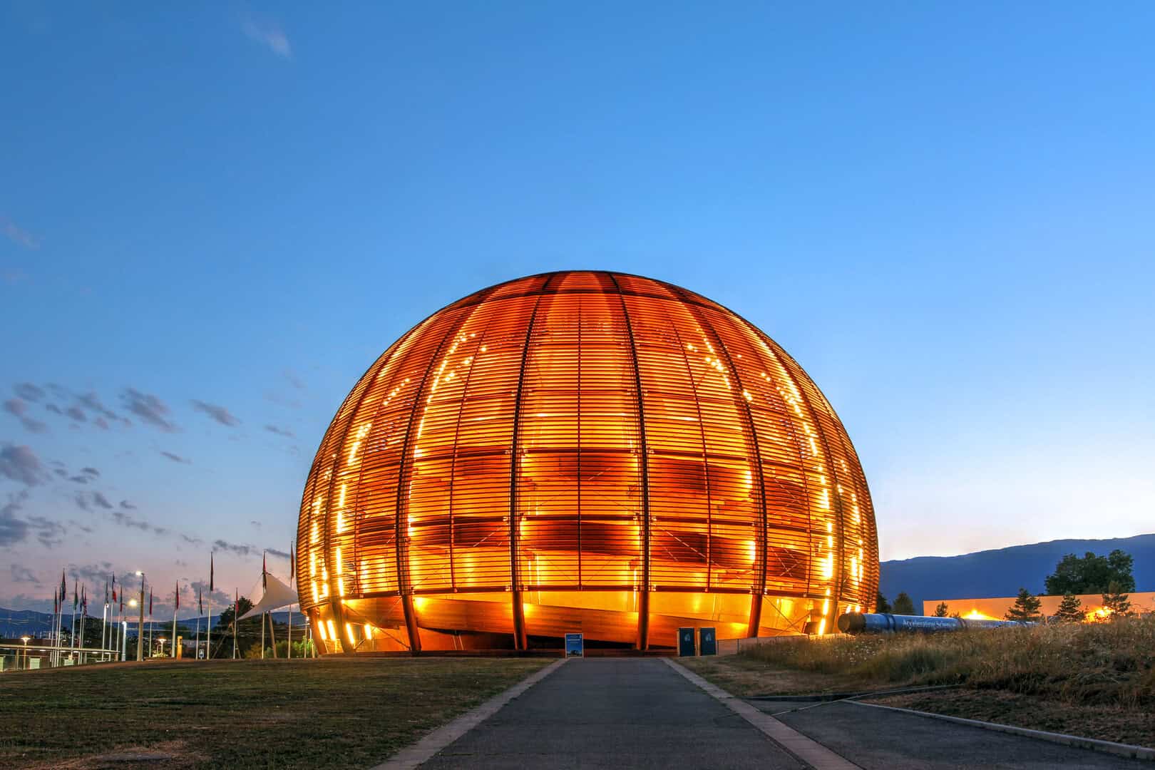 Scienziati del CERN alla ricerca delle enigmatiche particelle fantasma