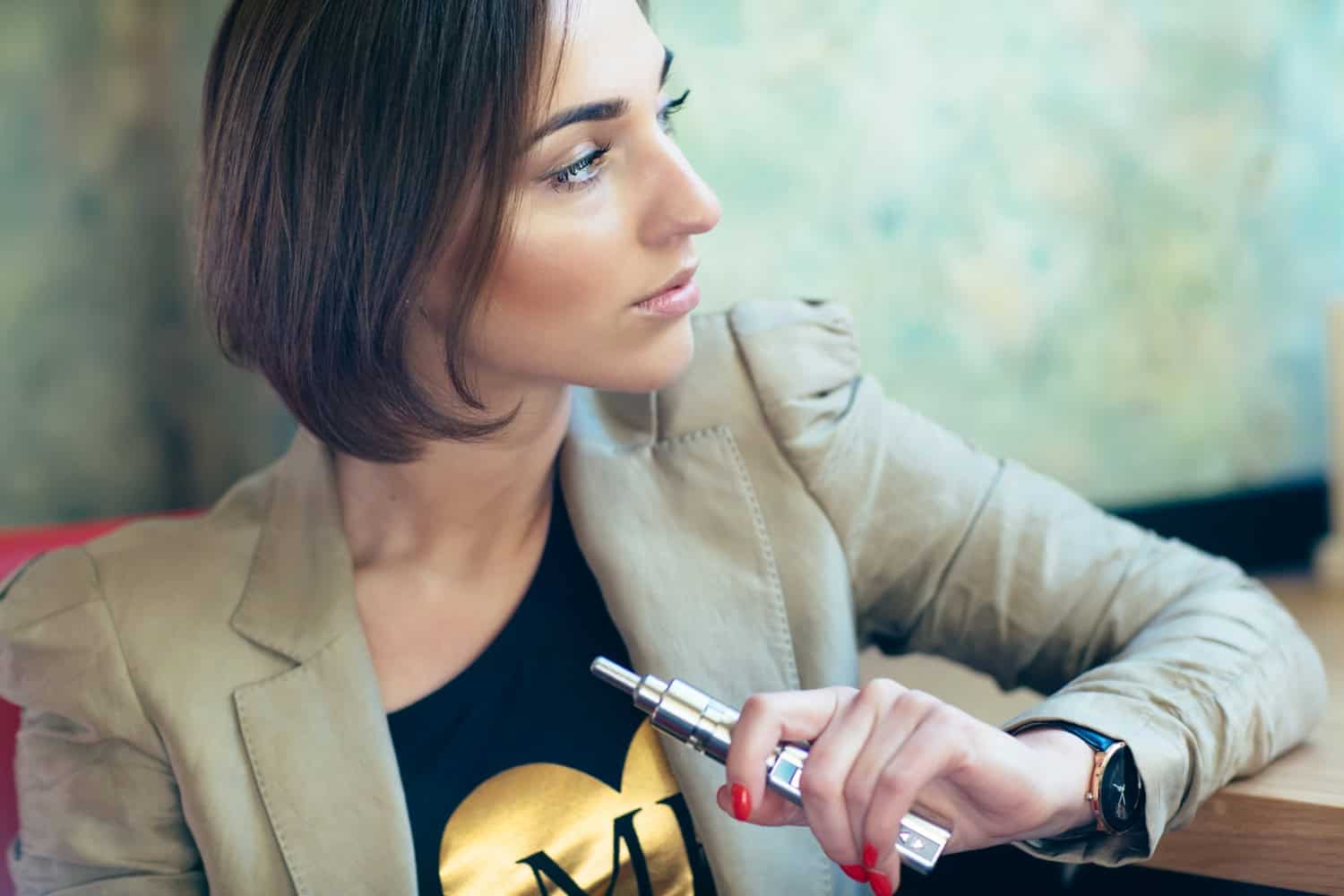 Utilizzo delle e-cig durante il volo: normative e consigli per un viaggio senza problemi