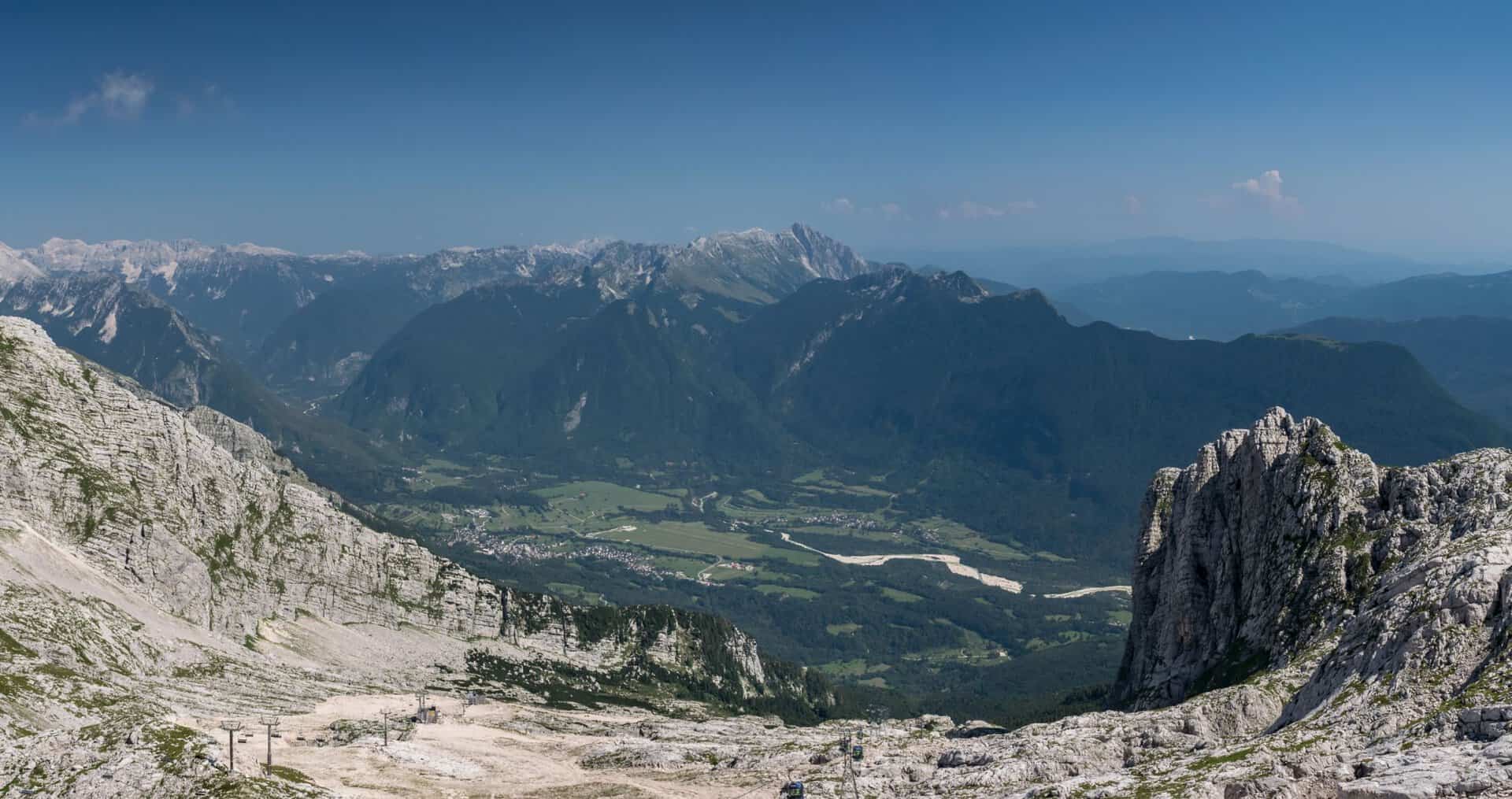 Turismo nelle Alpi del Friuli-Venezia Giulia: esplorando le vette del Monte Canin