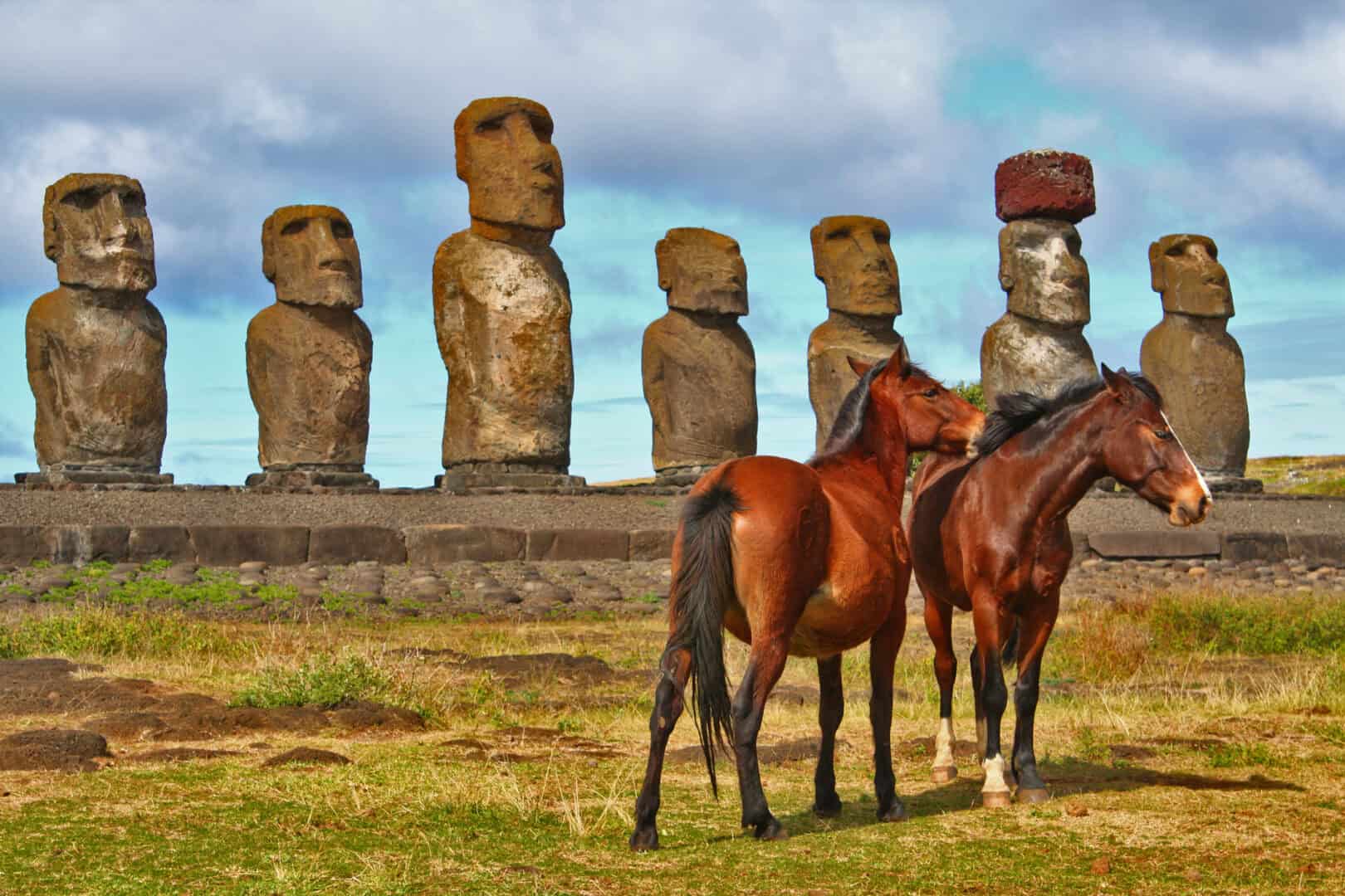 L'Isola di Pasqua, Cile: svelare i misteri delle millenarie sculture Moai