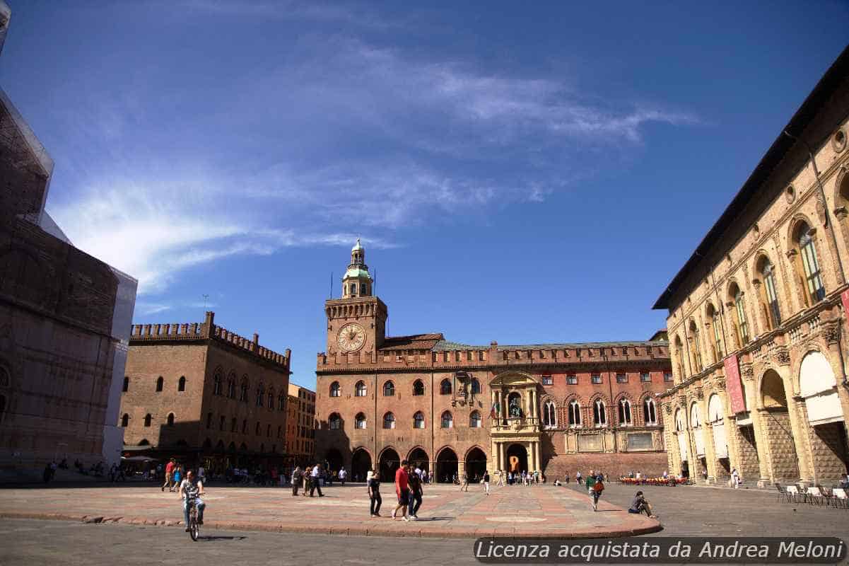 Meteo Bologna: domani nuvoloso con rovesci, ventoso a tratti, successivamente schiarite