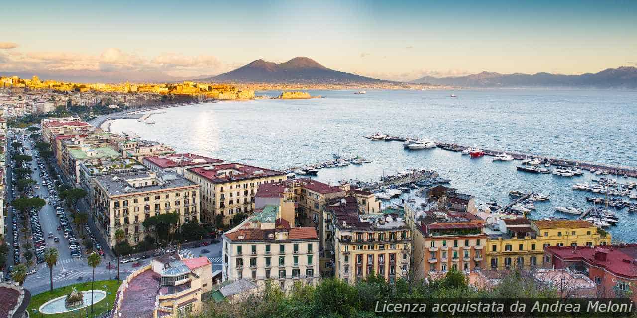 Meteo Napoli: domani nuvoloso con piovaschi, successivamente sereno